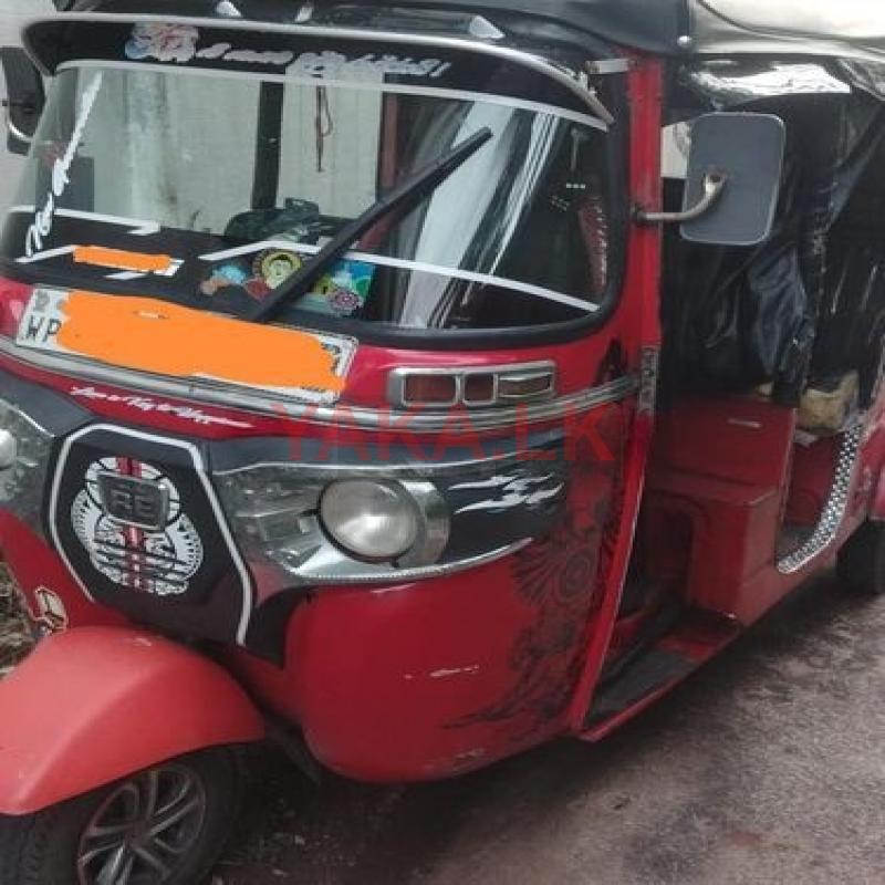 Bajaj RE 2015