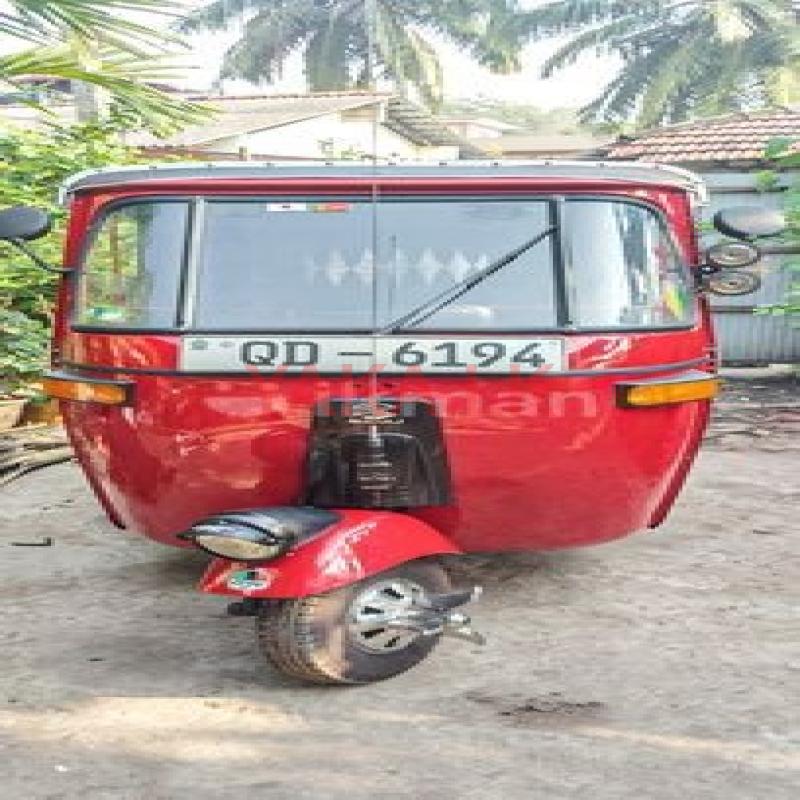 Bajaj RE 2005