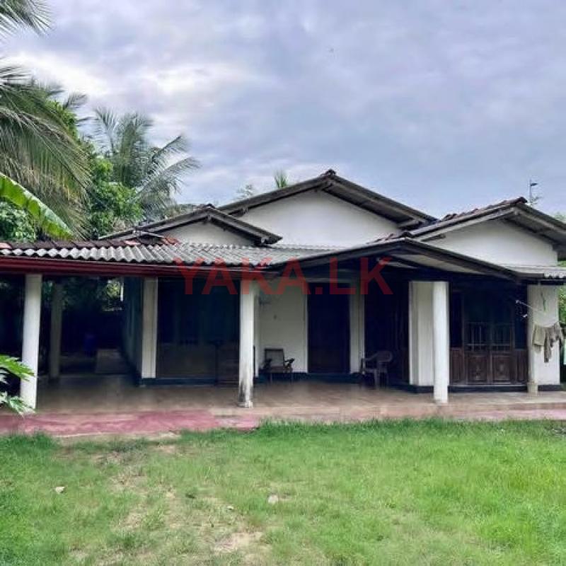 කුරැණැගල දඔුල්ල පාර කිරිවව්ල ප්‍රදේශයේ නිවසක් විකිණීමට