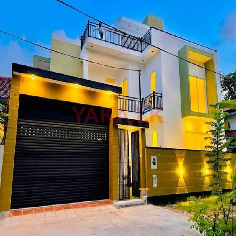 Attractive Designs Latest Upstairs Luxury House For Sale In Negombo
