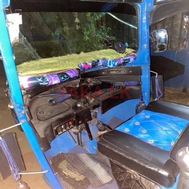 Bajaj RE 2014