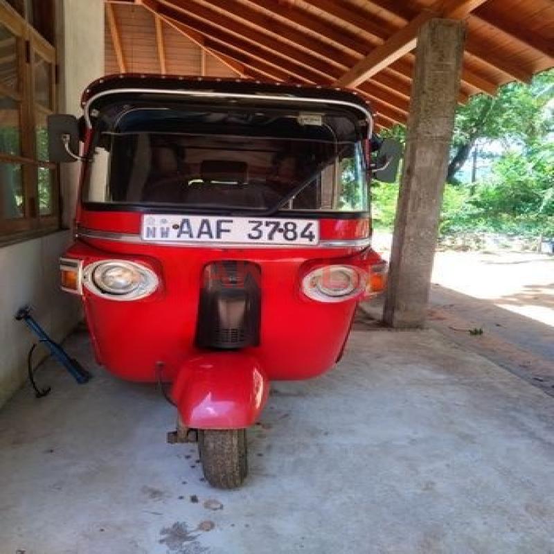 Bajaj RE 2012