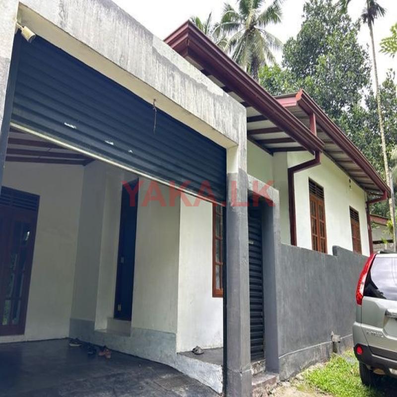 House Homagama New Meegoda Junction 1.5 km Off High-Level Rd