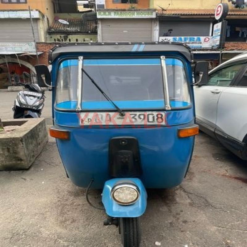 Bajaj RE 2005