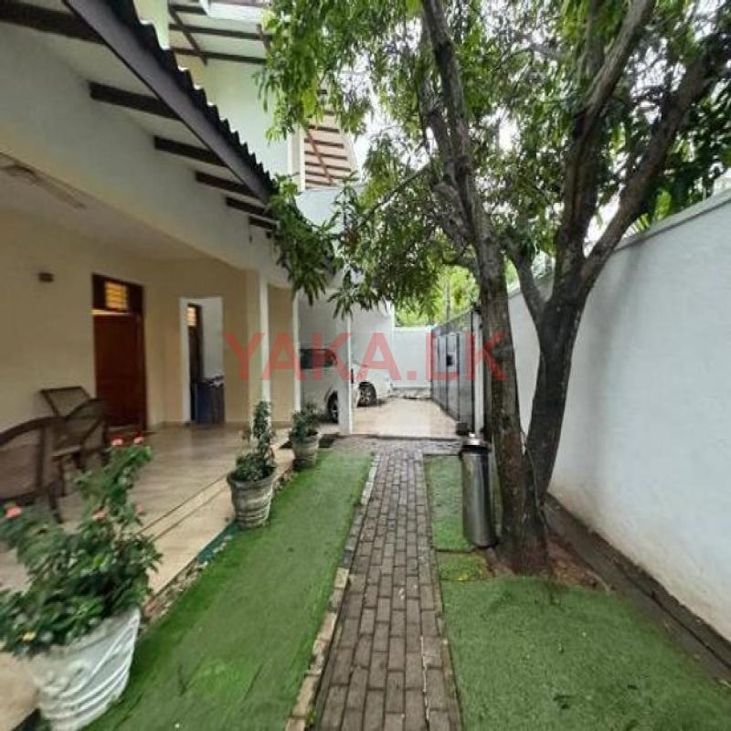 Valuable House for sale in boralasgamuwa